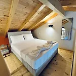 Afrodite's Loft & 帕莱欧卡斯提撒