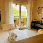 Afrodite's Loft & * 帕莱欧卡斯提撒