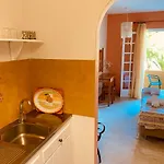 Afrodite's Loft & פאלאוקסטריצה
