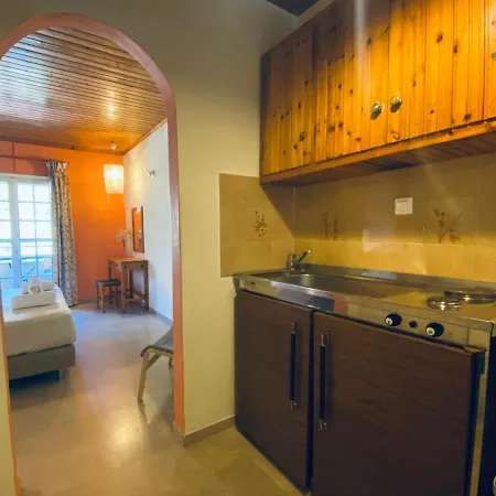 Afrodite's Loft & Апартаменты Палеокастрица